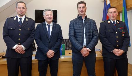 PODPIS POGODBE 08 FOTO TINE ŠUBIC